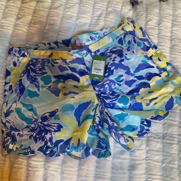 Lilly Pulitzer Shorts - Picture 10 of 10